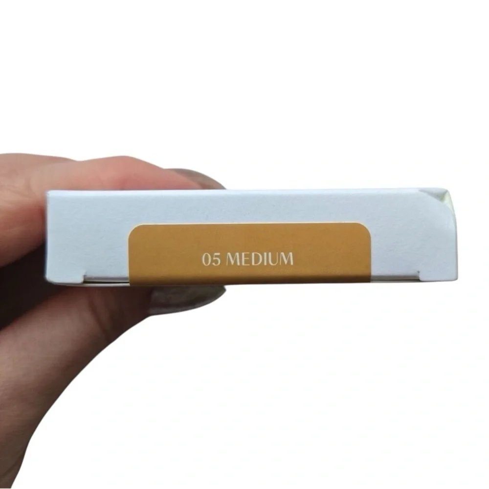 HUDA BEAUTY GloWish Luminous Pressed Powder